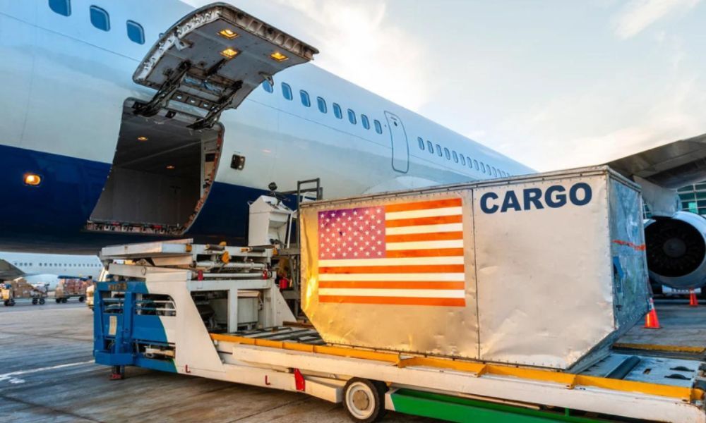 air_cargo_loading_b9c000bf4c.jpg