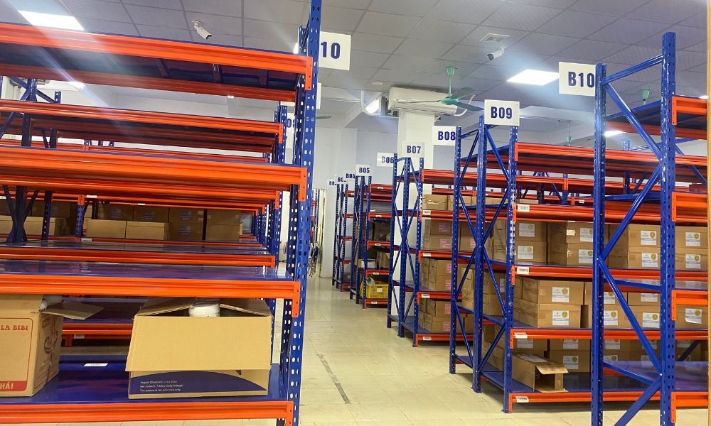 efex_warehouse_in_vietnam_aa31239301.jpg