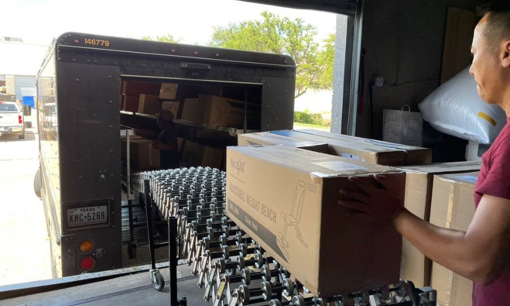 goods_are_controlled_and_tracked_through_the_order_management_system_a48ba395e2.jpg