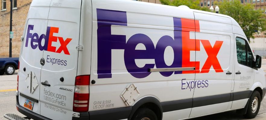 Courier_services_babc0b150b.jpg